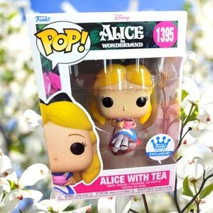 Alice with tea funko exclusive # 1395 (nib) With pop protector